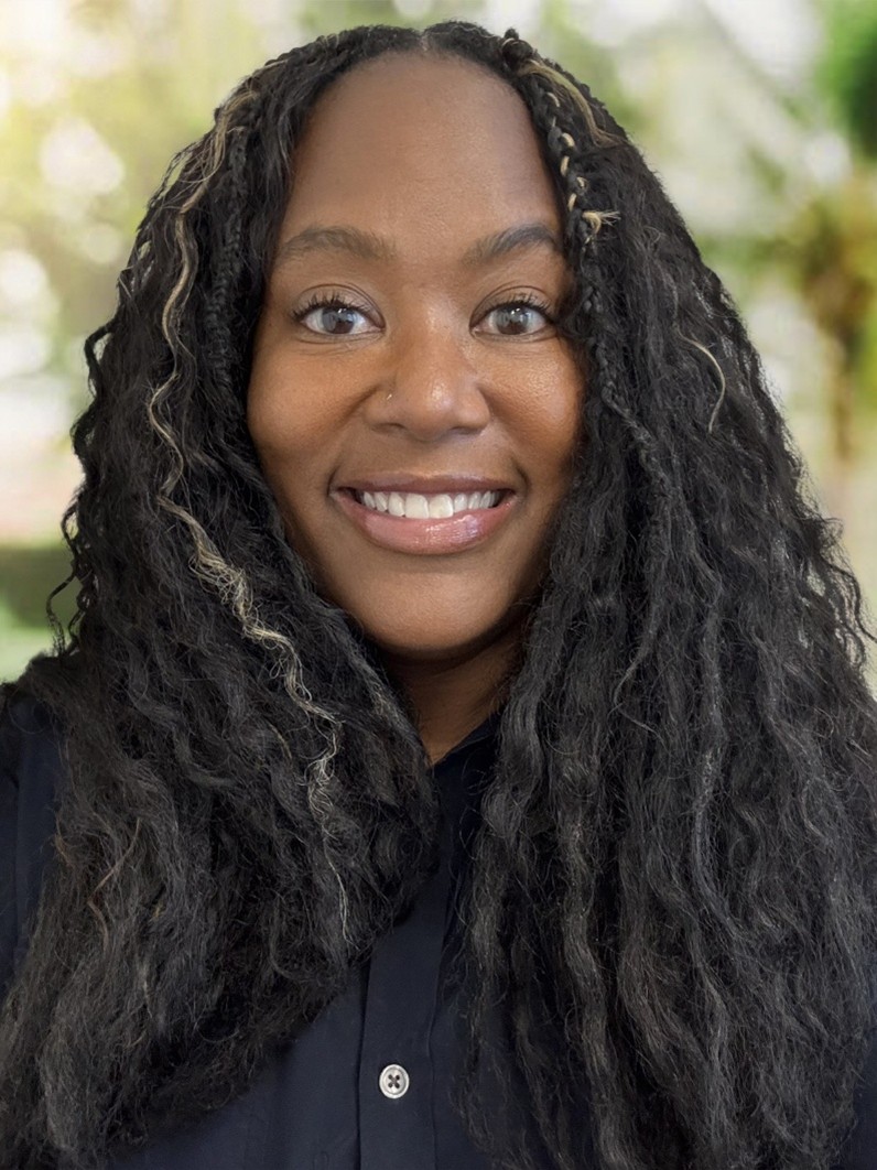 portrait of Tara Reed